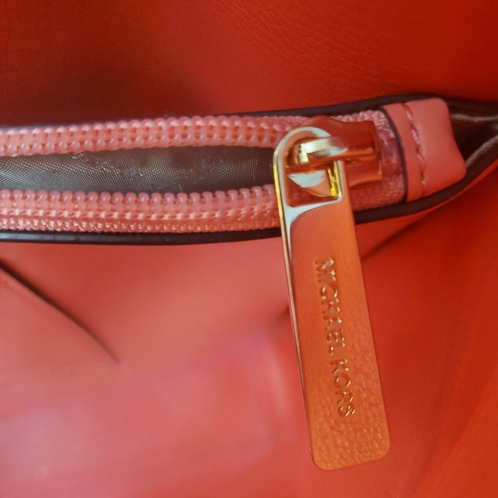 NEW beautiful Michael Kors large Emelia tote Grapefruit (light coral) - Picture 16 of 16